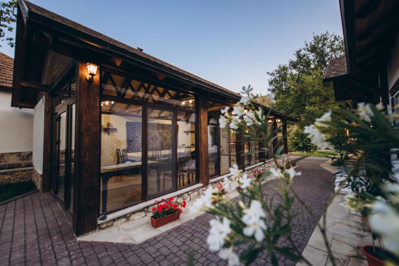 Hotel Valea Stancii Trebujeni Exteriér fotografie